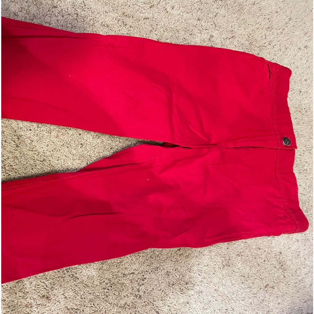 Women’s red cotton capris, barely worn
